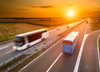 Serviços de transporte rodoviário podem ser concedidos mediante autorização, decide STF