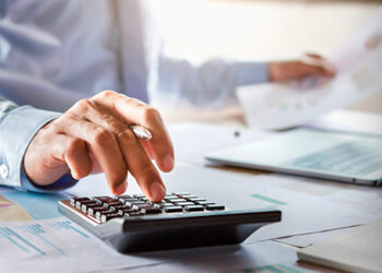 Credor fiduciário tem o ônus de prestar contas sobre venda do bem apreendido e eventual saldo remanescente