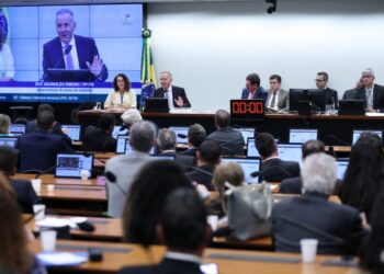 Relator da reforma tributária diz que distribuição da arrecadação do novo IVA será automática