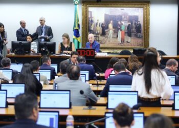 Flávio Dino vai à CCJ nesta terça esclarecer ações pós-8 de janeiro e ida ao Complexo da Maré