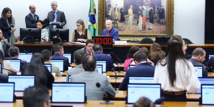 Flávio Dino vai à CCJ nesta terça esclarecer ações pós-8 de janeiro e ida ao Complexo da Maré