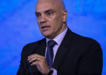 Moraes mantém prisão de 294 acusados por atos antidemocráticos