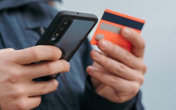 Empresa de pagamentos e uma de telefonia sofrem condenações por clonagem de chip e fraude em conta