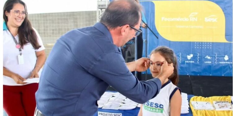 Fecomércio finaliza entrega de 300 óculos de grau gratuitos no RN