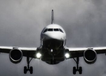 Casal será indenizado após companhia aérea cancelar voo gerando atraso excessivo no retorno a Natal