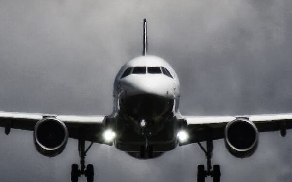 Casal será indenizado após companhia aérea cancelar voo gerando atraso excessivo no retorno a Natal