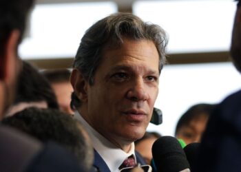 “Ajuste fiscal não pode ser feito em cima do trabalhador”, diz Haddad