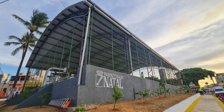 Prefeitura de Natal entrega duas obras na Praia do Meio