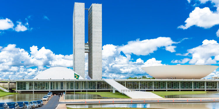 Governo faz acordo para instalação de comissões de 4 MPs