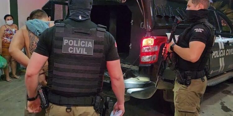 Polícia Civil prende integrante de facção criminosa com três mandados de prisão