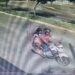 Polícia Civil divulga imagens em que casal em moto realiza assaltos no bairro de Candelária; homem foi identificado e preso