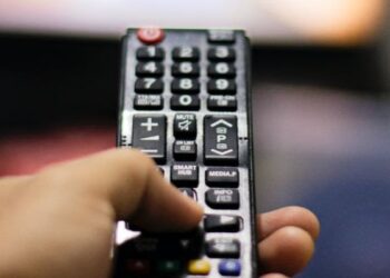 Consumidor será indenizado após ficar sem serviço de TV por assinatura por erro da operadora