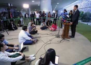 Relator do novo regime fiscal se diz independente e reforça prioridade da matéria na Casa