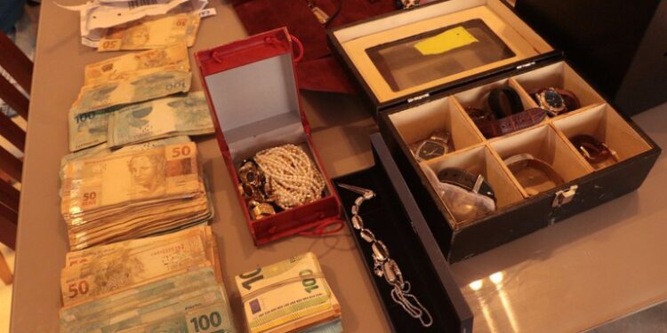 Com mandados cumpridos no RN, Polícia Federal realiza operação para lavagem de dinheiro oriunda do tráfico transnacional de drogas