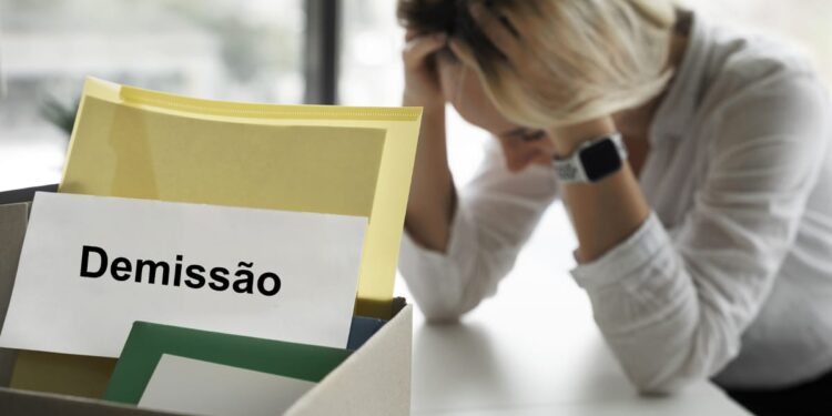 Confirmada demissão por justa causa de trabalhadora que apresentou atestado, mas foi filmada em festa