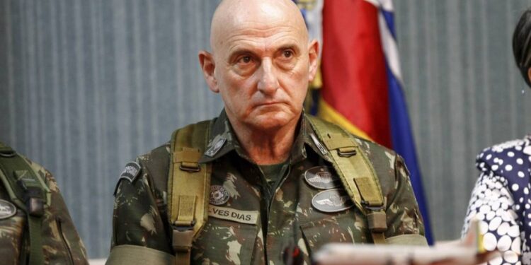 Gonçalves Dias pede demissão do GSI