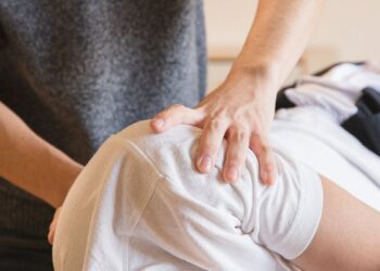 Por negar autorização para cirurgia, plano de saúde deverá indenizar idosa