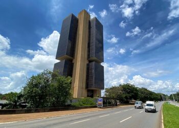 Taxa básica de juros só deve cair a partir de agosto, avalia IFI