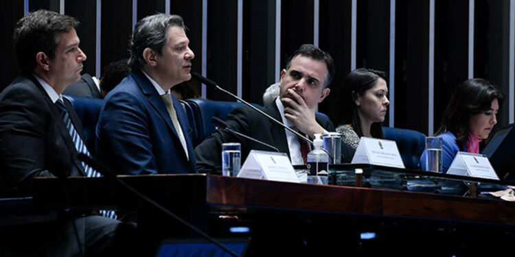 Haddad, Tebet e Campos Neto debatem taxa de juros e ajuste fiscal no Plenário