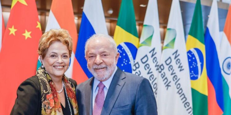 Lula destaca viés social do Banco dos Brics em posse de Dilma Rousseff