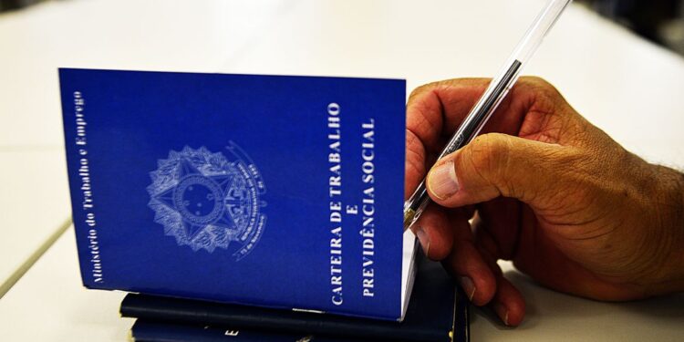 CLT 80 anos: modernização como justificativa para redução de direitos