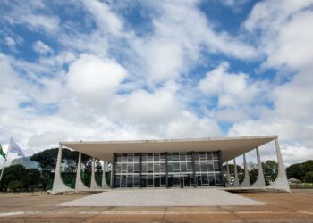 STF julgará mais 131 denúncias contra investigados por atos golpistas