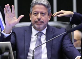 Câmara tomará medidas contra big techs pelos ataques ao PL das Fake News, diz Lira