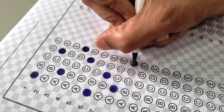 Concursos abertos: 32 órgãos inscrevem para 5 mil vagas nesta última semana de maio