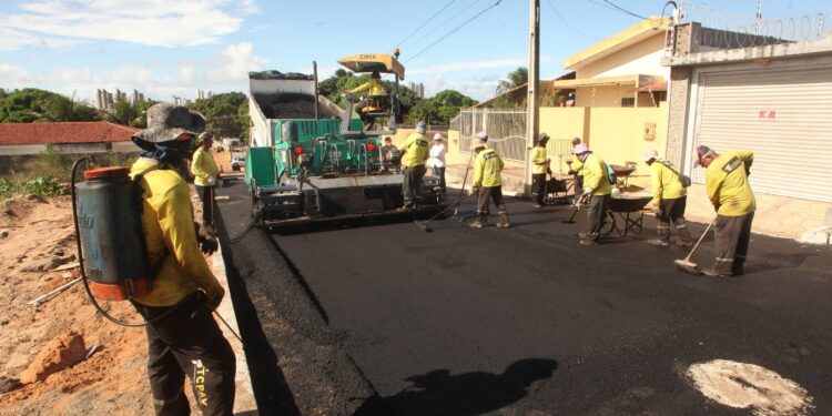 Obras de drenagem e pavimentação no San Vale chegam a 60% de execução