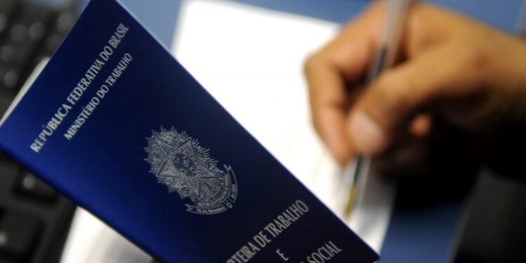 PNAD Contínua Trimestral: desocupação cresce em 16 das 27 UFs no primeiro trimestre de 2023