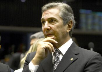 Maioria dos ministros do STF vota pela condenação de Collor