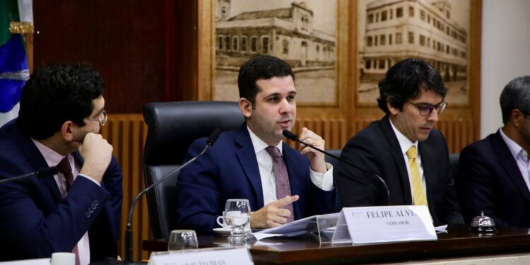 Em audiência pública, vereador Felipe Alves defende avanço de parcerias público privadas em Natal