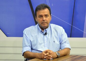 Carlos Eduardo acentua distância de Fátima e PT