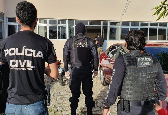 Polícia Civil do RN deflagra “Operação Águia I” e prende integrante de facção em São Gonçalo do Amarante; homem é apontado como um dos responsáveis pela morte de policial penal