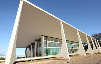 STF mantém submissão de aposentadoria de magistrados ao regime de previdência dos servidores