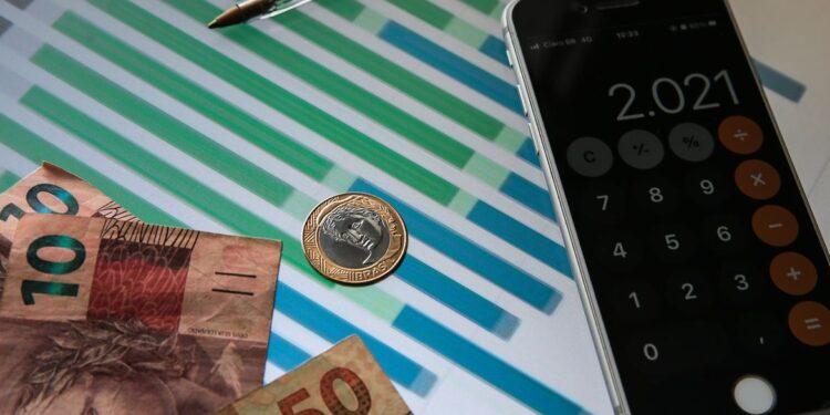 Governo revisa previsão de crescimento do PIB para 1,9% em 2023