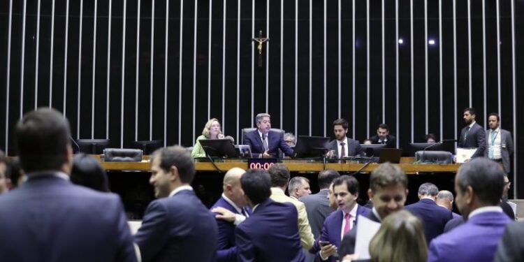 PL das Fake News é retirado de pauta pelo presidente da Câmara Federal