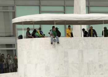 Moraes manda periciar imagens de 8 de janeiro captadas pelo GSI