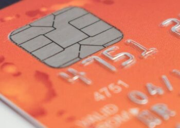 Banco não comprova contrato em cartão e sofre condenação judicial