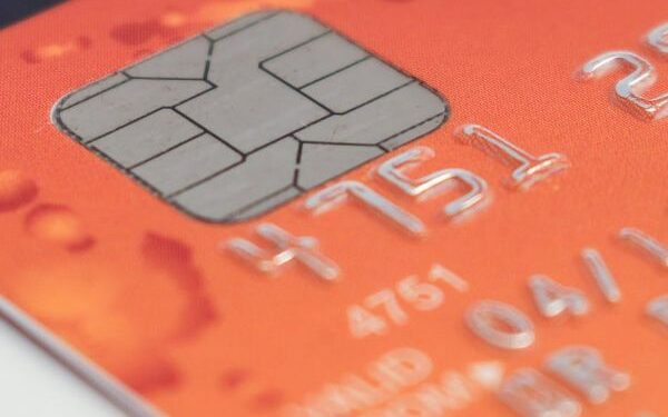 Banco não comprova contrato em cartão e sofre condenação judicial