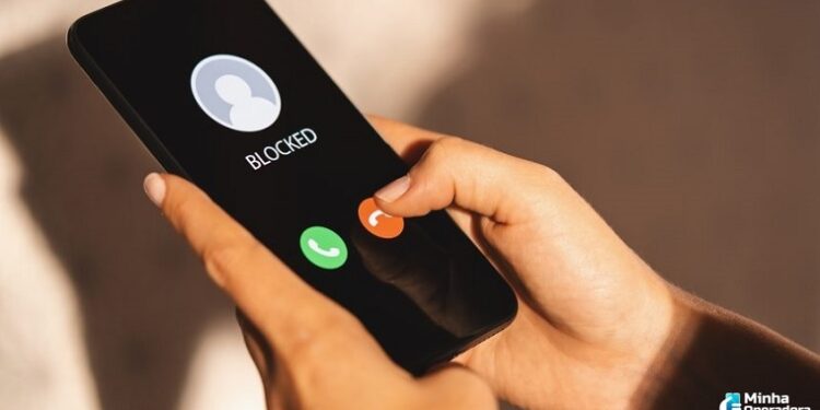 Anatel propõe identificação de chamadas de call center com nome da empresa