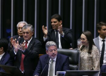 Bancada do RN se dividiu na aprovação da urgência para projeto do arcabouço fiscal
