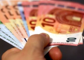 Banco não comprova legalidade em descontos e sofre condenação