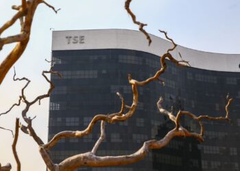 TSE inicia julgamento que pode levar à inelegibilidade de Bolsonaro