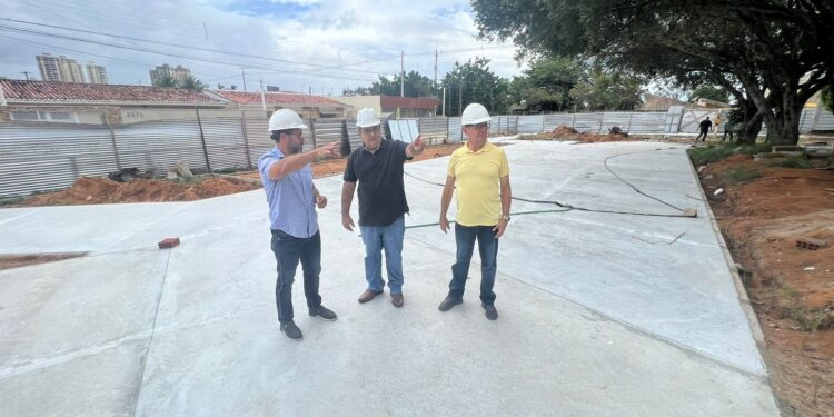 Obra da praça Matriz de Candelária alcança 30% do cronograma de serviços
