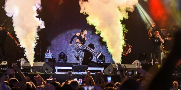 Marina Elali, Waldonys e Michele Andrade levantam o público na segunda noite no São João de Natal