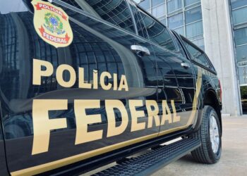 Polícia Federal faz buscas em três endereços do senador Marcos do Val