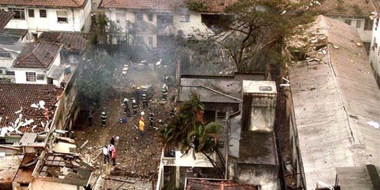 PSB e empresa aérea indenizarão familiares de piloto morto no acidente com Eduardo Campos