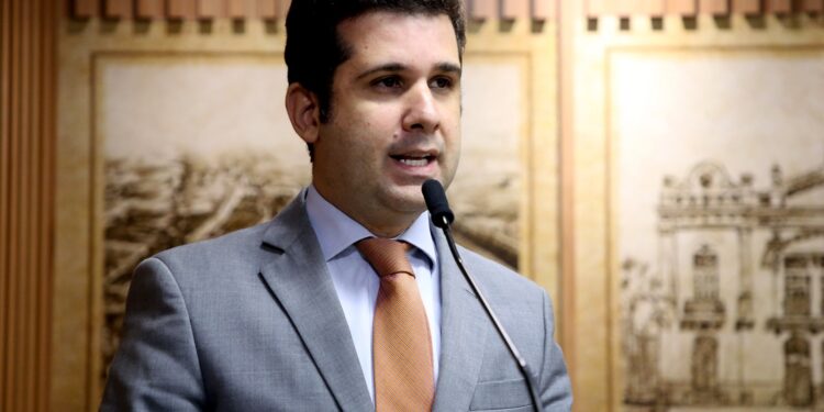 Felipe Alves celebra anúncio de criação de secretaria Executiva de Parceria Público-Privada em Natal