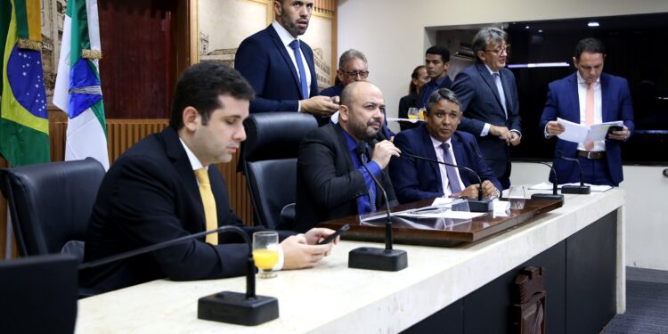 Câmara de Natal aprova LDO 2024, com emendas, em segunda discussão